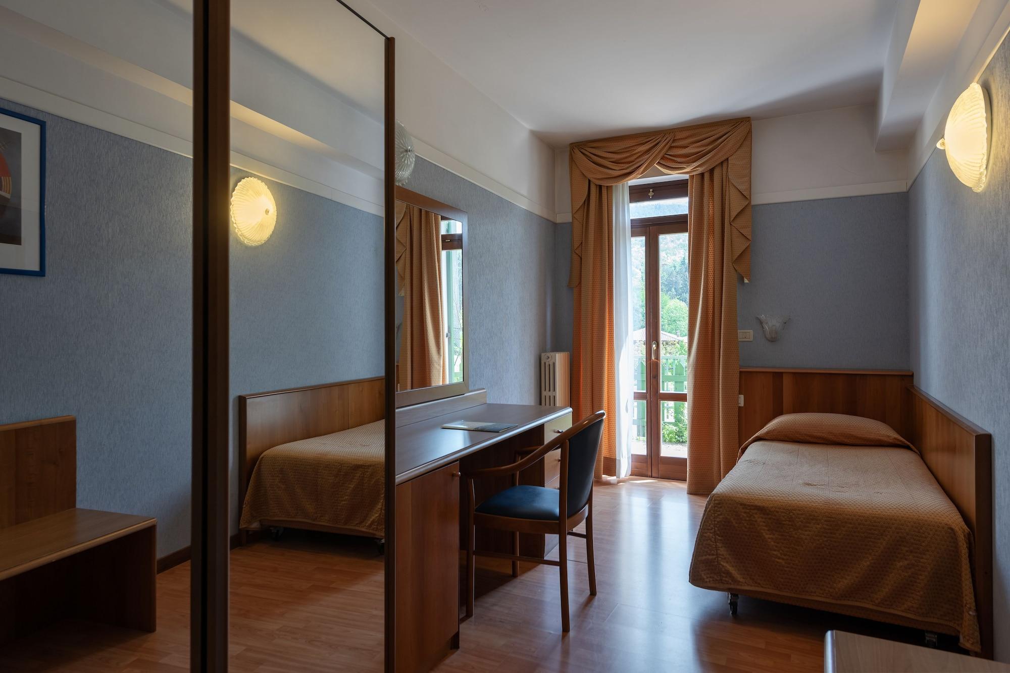 Park Hotel Jolanda San Zeno di Montagna Bagian luar foto
