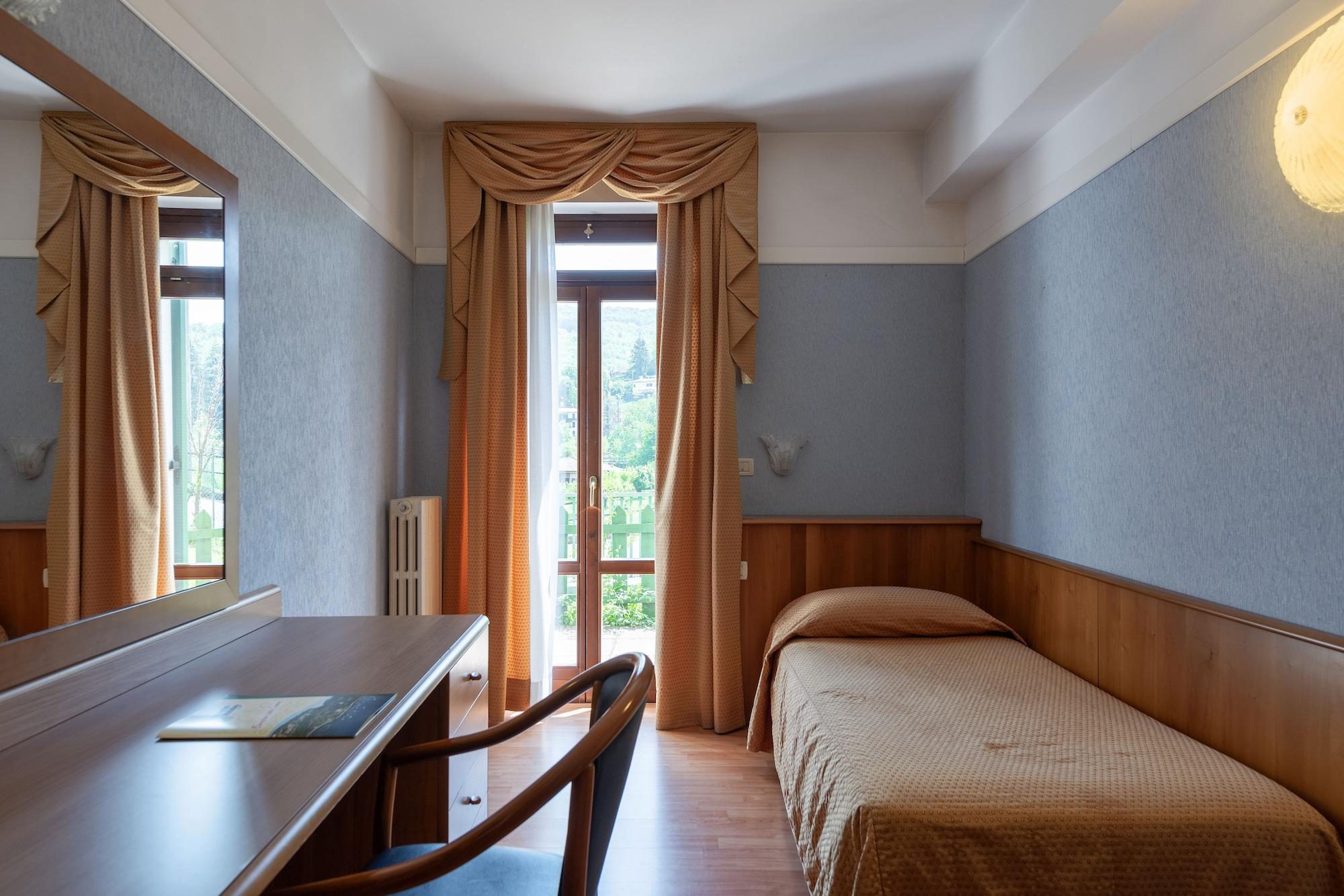 Park Hotel Jolanda San Zeno di Montagna Bagian luar foto