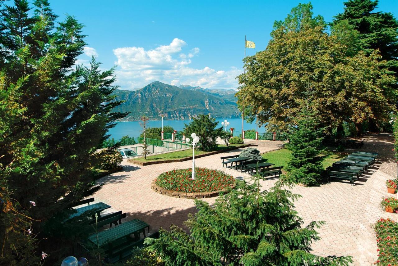 Park Hotel Jolanda San Zeno di Montagna Bagian luar foto