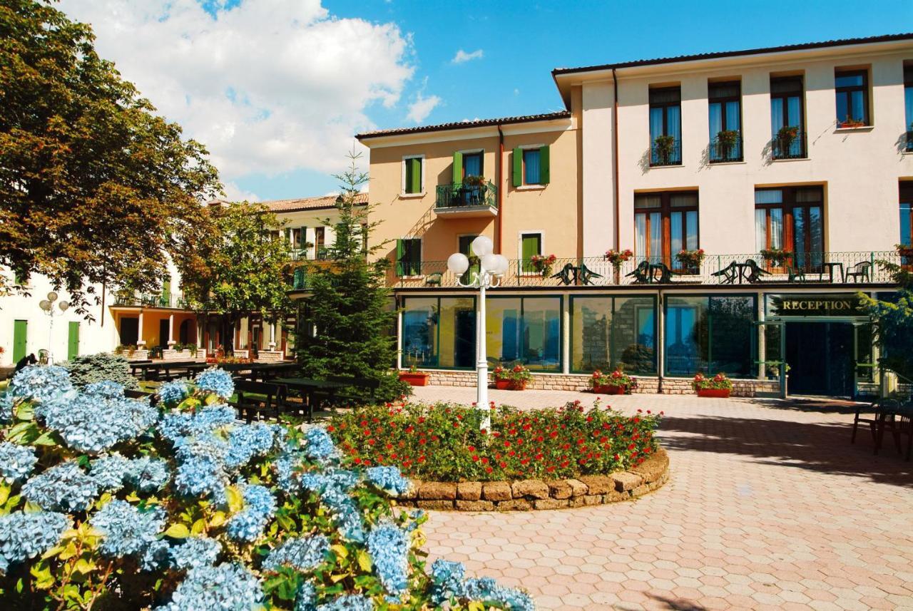 Park Hotel Jolanda San Zeno di Montagna Bagian luar foto